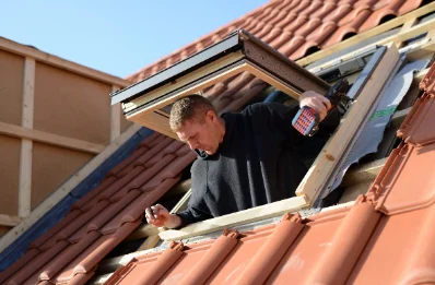 Pose de fenêtres de toit Velux à Lanvénégen